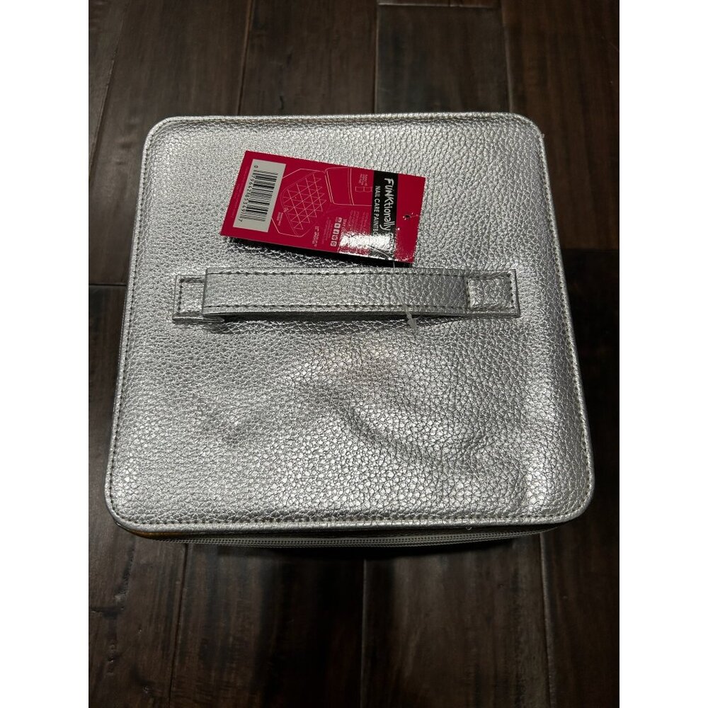 London Soho New York Silver Nail Care Paintbox Organizer Case Holds 25 Bottles - Picture 2 of 11